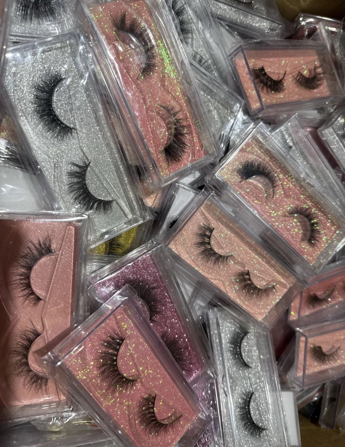 LASHES MIXED STYLES 15units