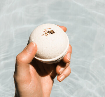 Rosemary-Mint Hemp-Infused Large Fizzing Bath Soak with Swellness™ Fortune