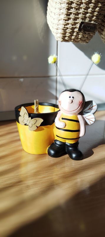 BEE GARDEN CANDEL 🐝🕯️