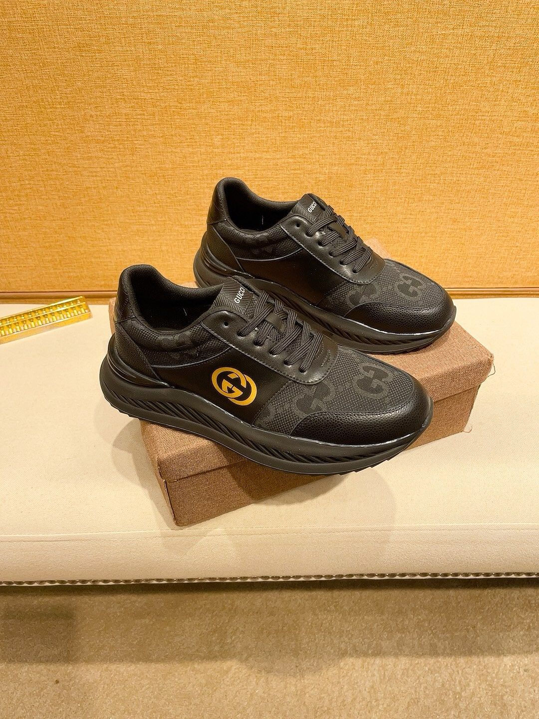 Gucci men shoes KAOA04