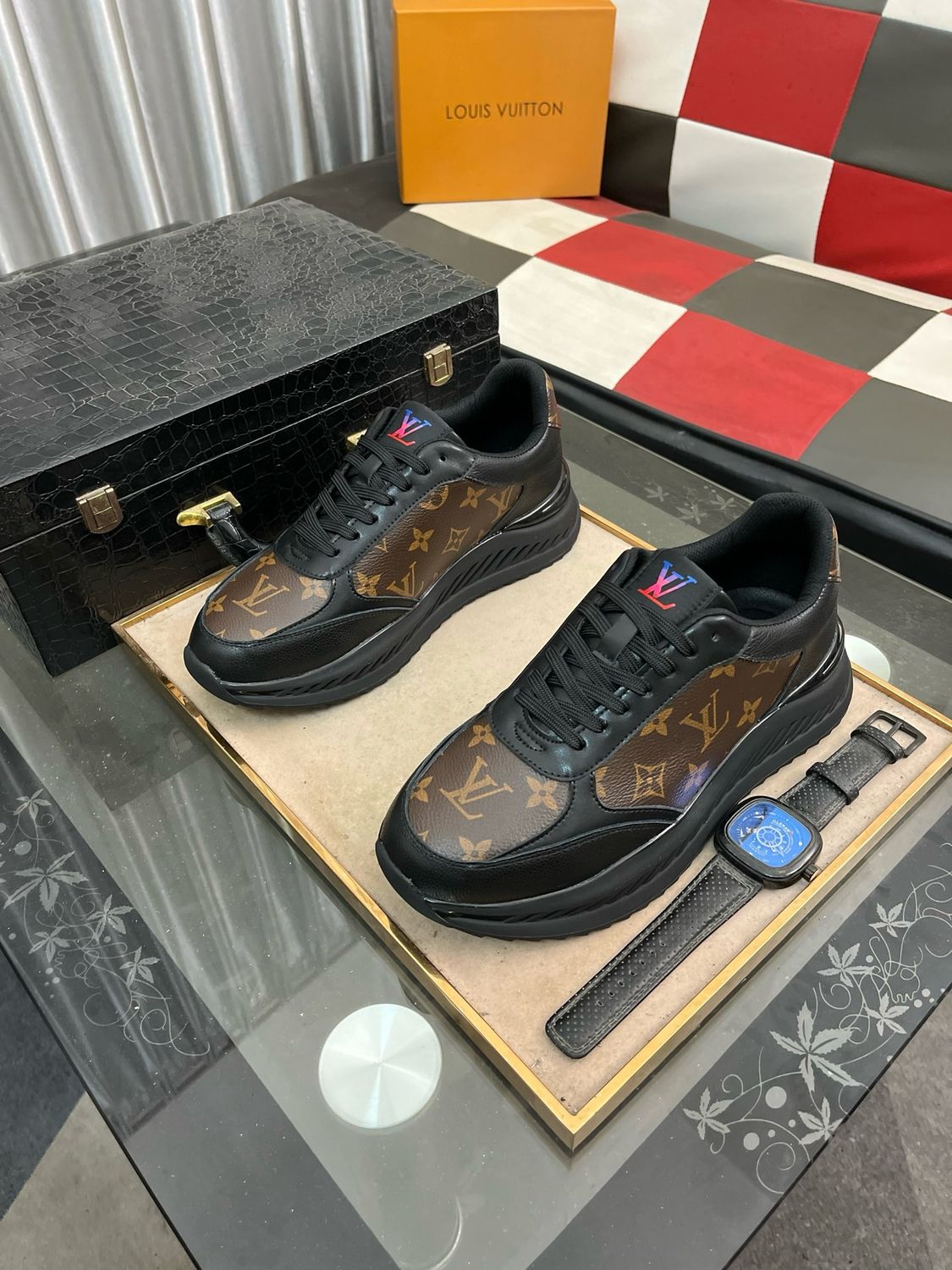 Louis Vuitton men shoes IAOA03