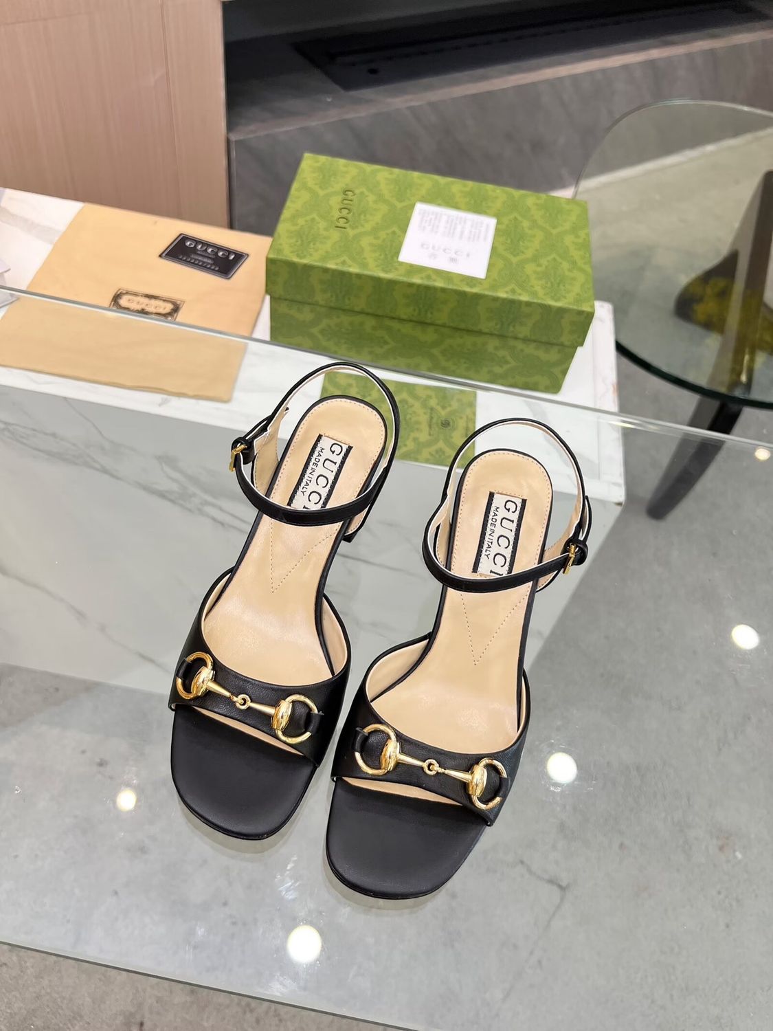 Gucci women sandals CAUA22
