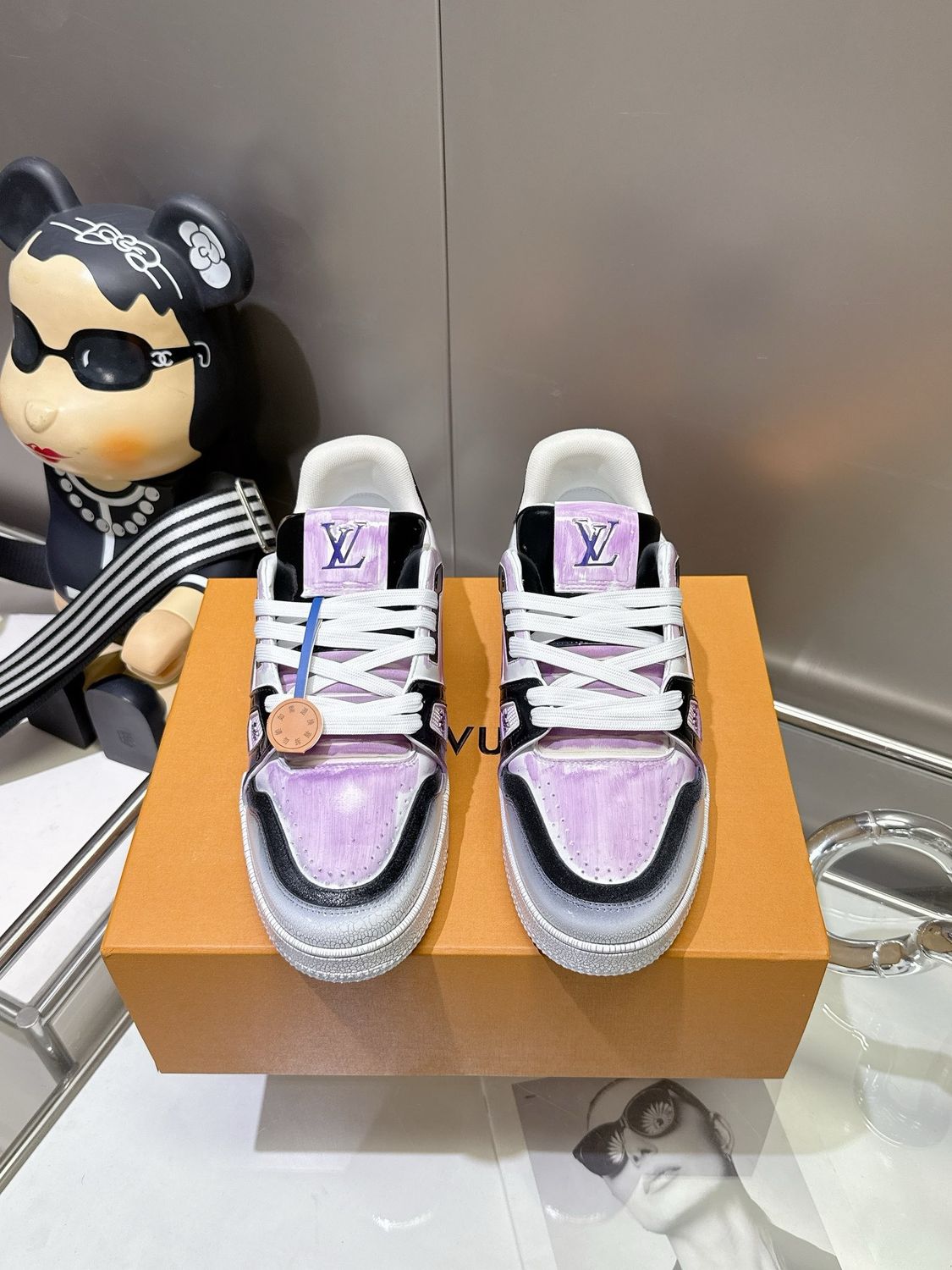 Louis Vuitton men shoes IAOA10