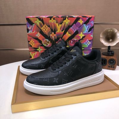 Louis Vuitton men shoes IAOA13