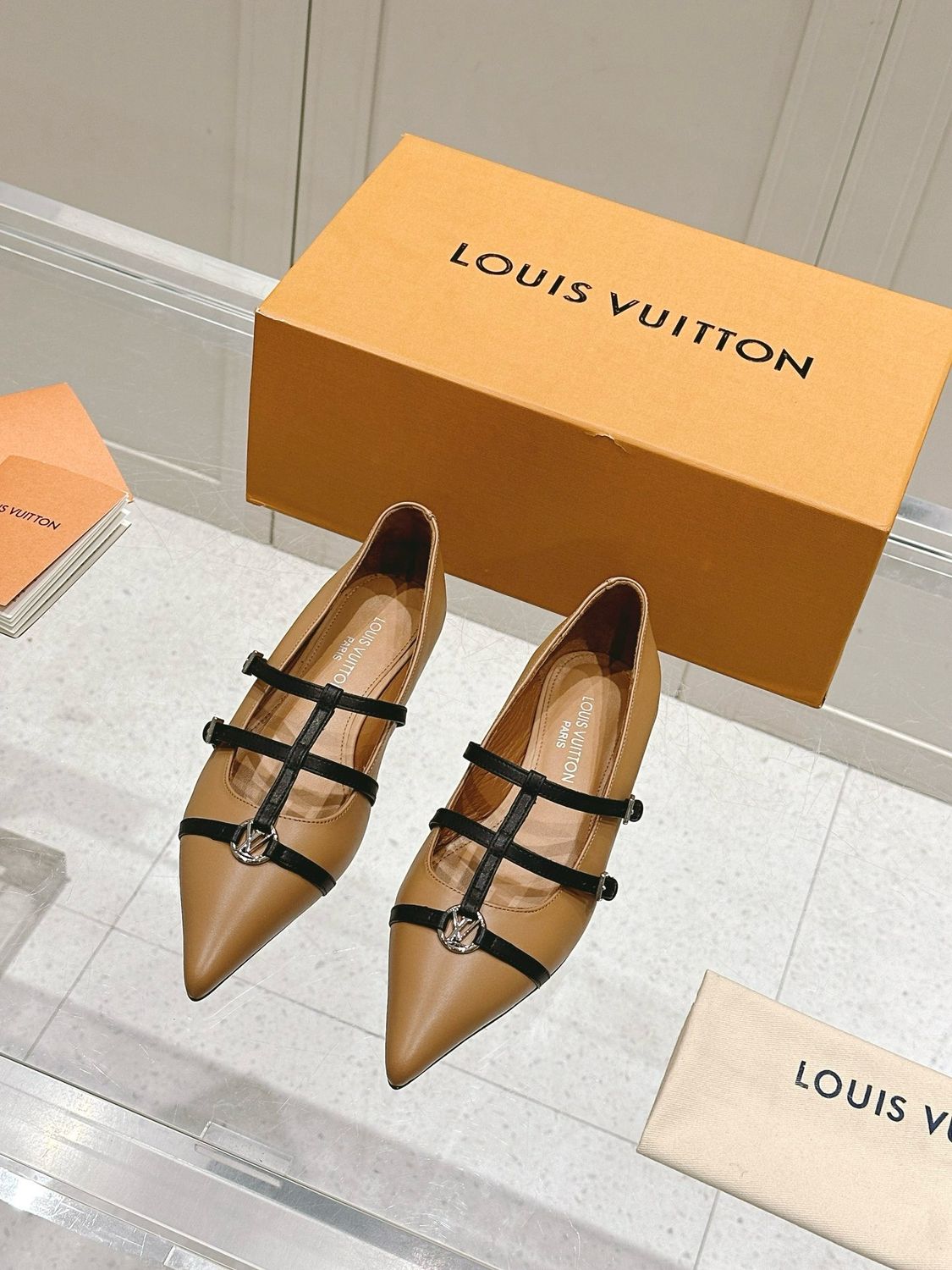 Louis Vuitton women shoes OAIA11