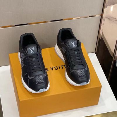 Louis Vuitton men shoes IAOA23