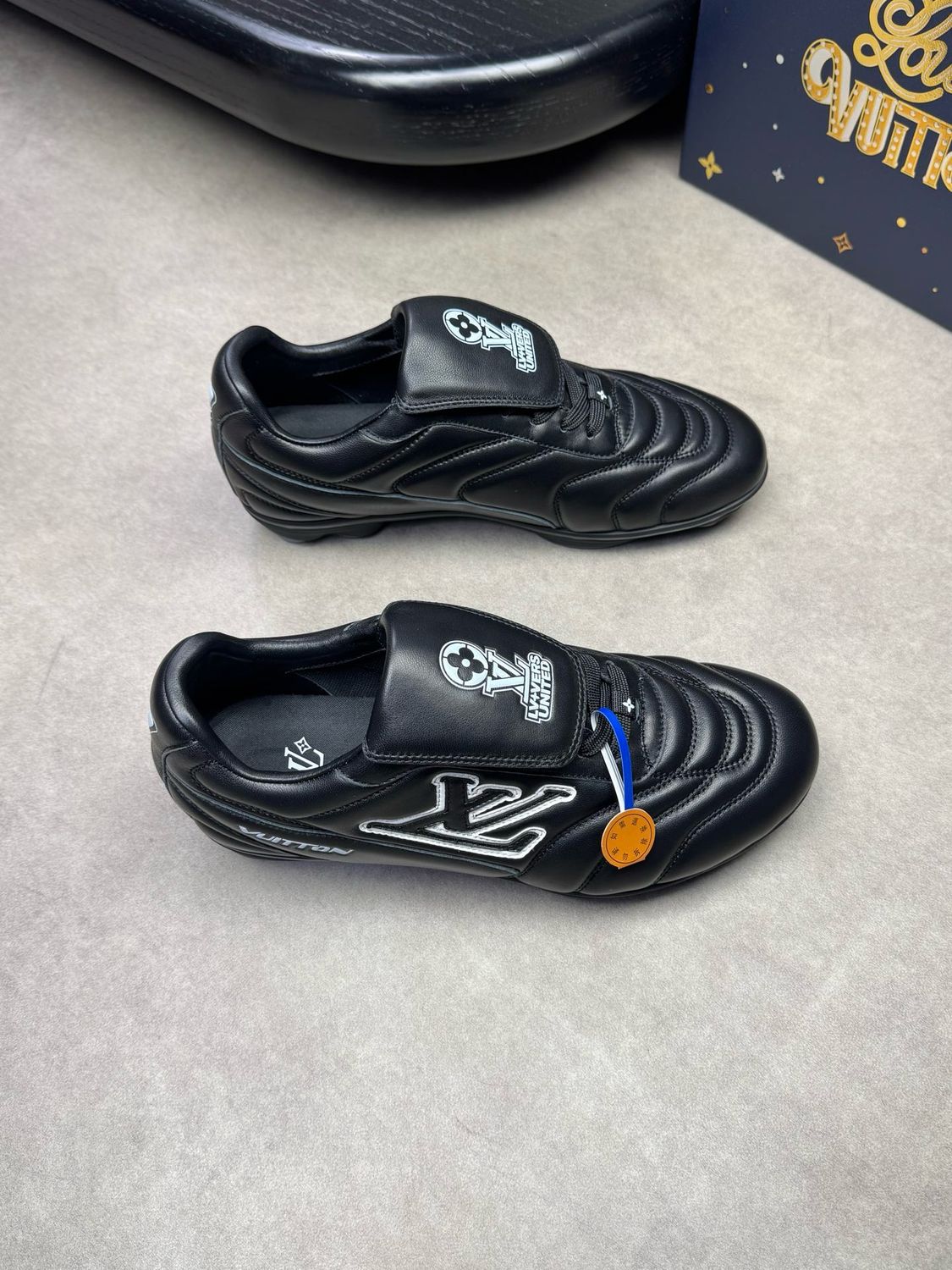 Louis Vuitton men shoes IAOA24