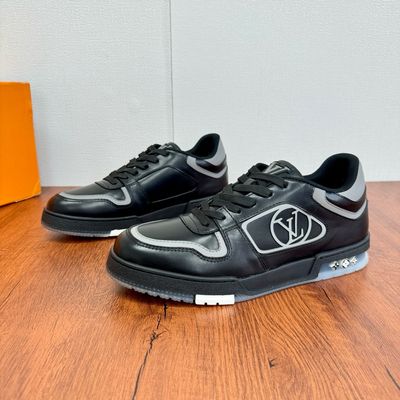Louis Vuitton men shoes IAOA31