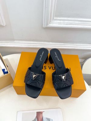 Louis Vuitton women slippers OAIB04