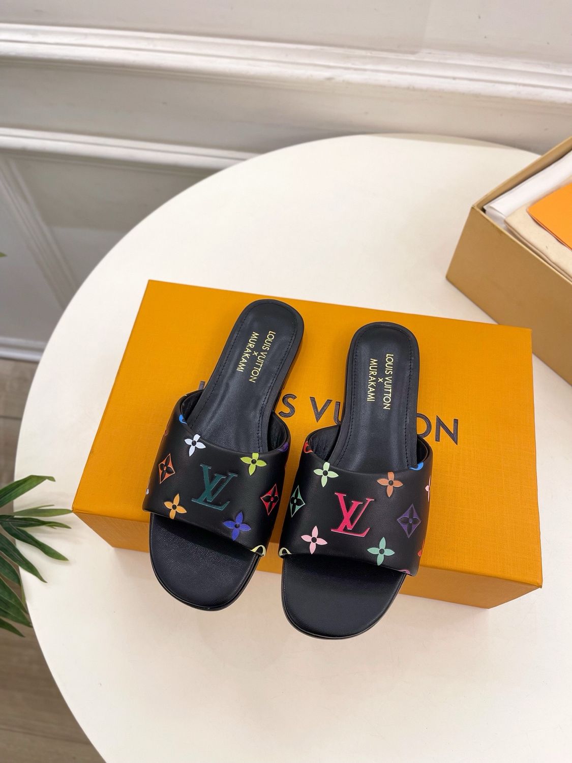 Louis Vuitton women slippers OAIB06