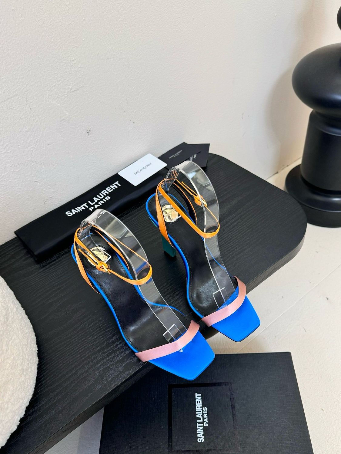 Yves Saint Laurent women sandals NAIB03