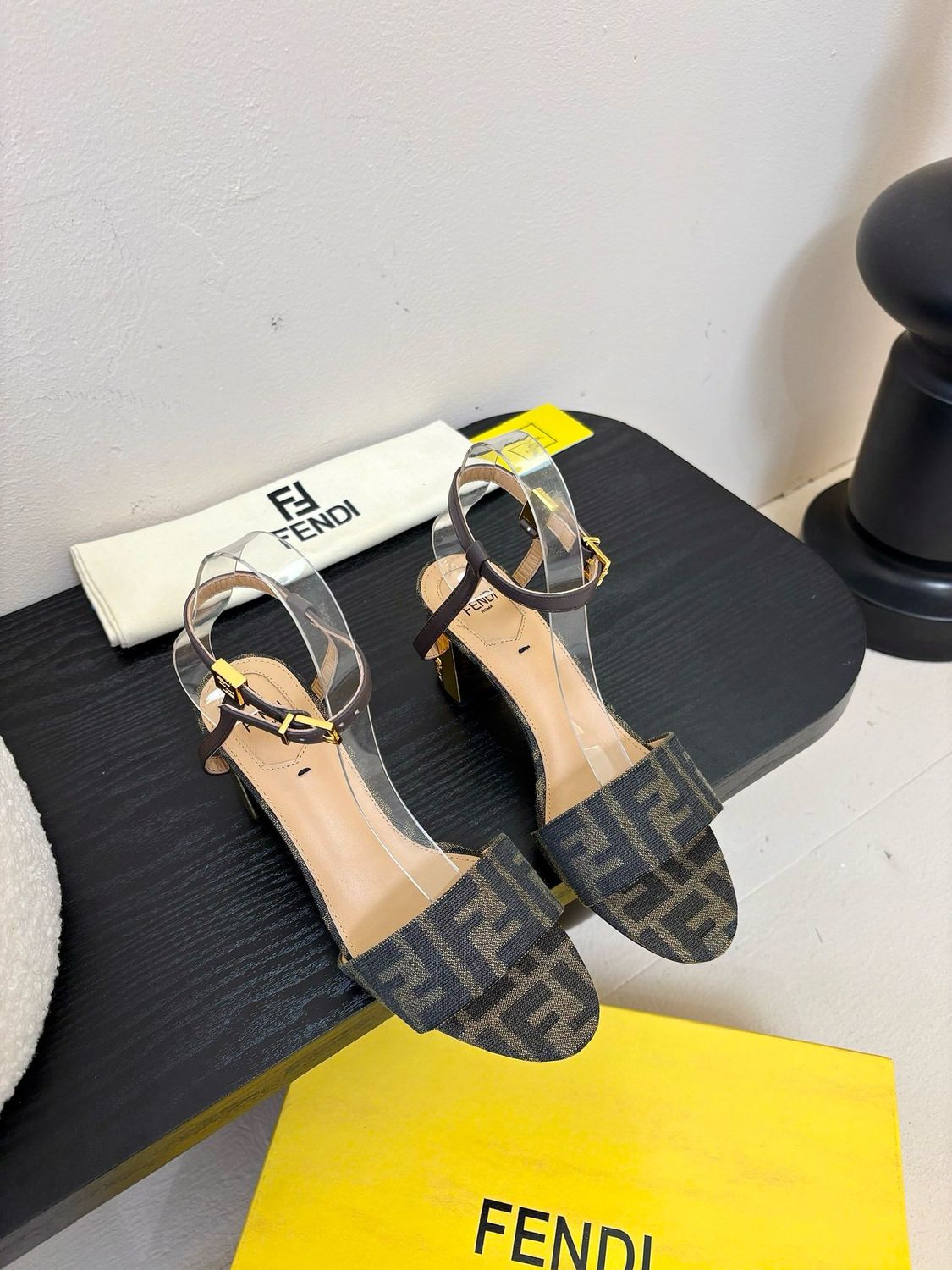 Fendi women sandals DAIB12