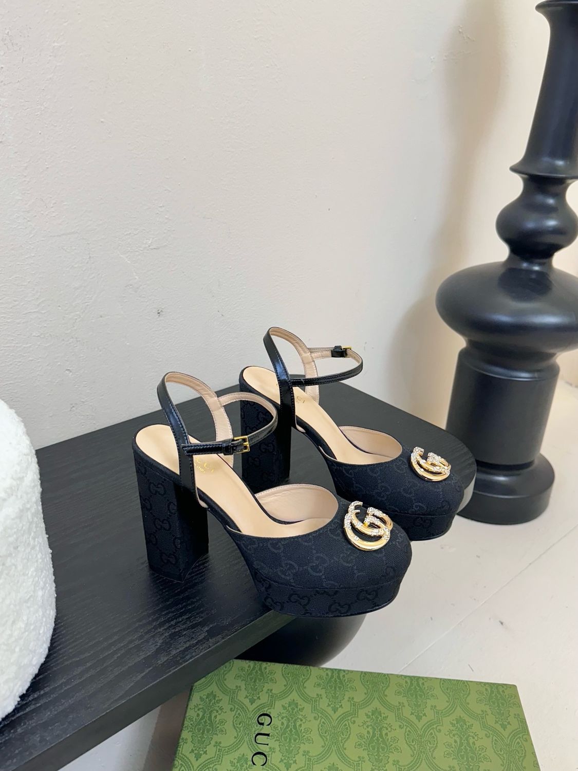 Gucci women sandals CAUC01