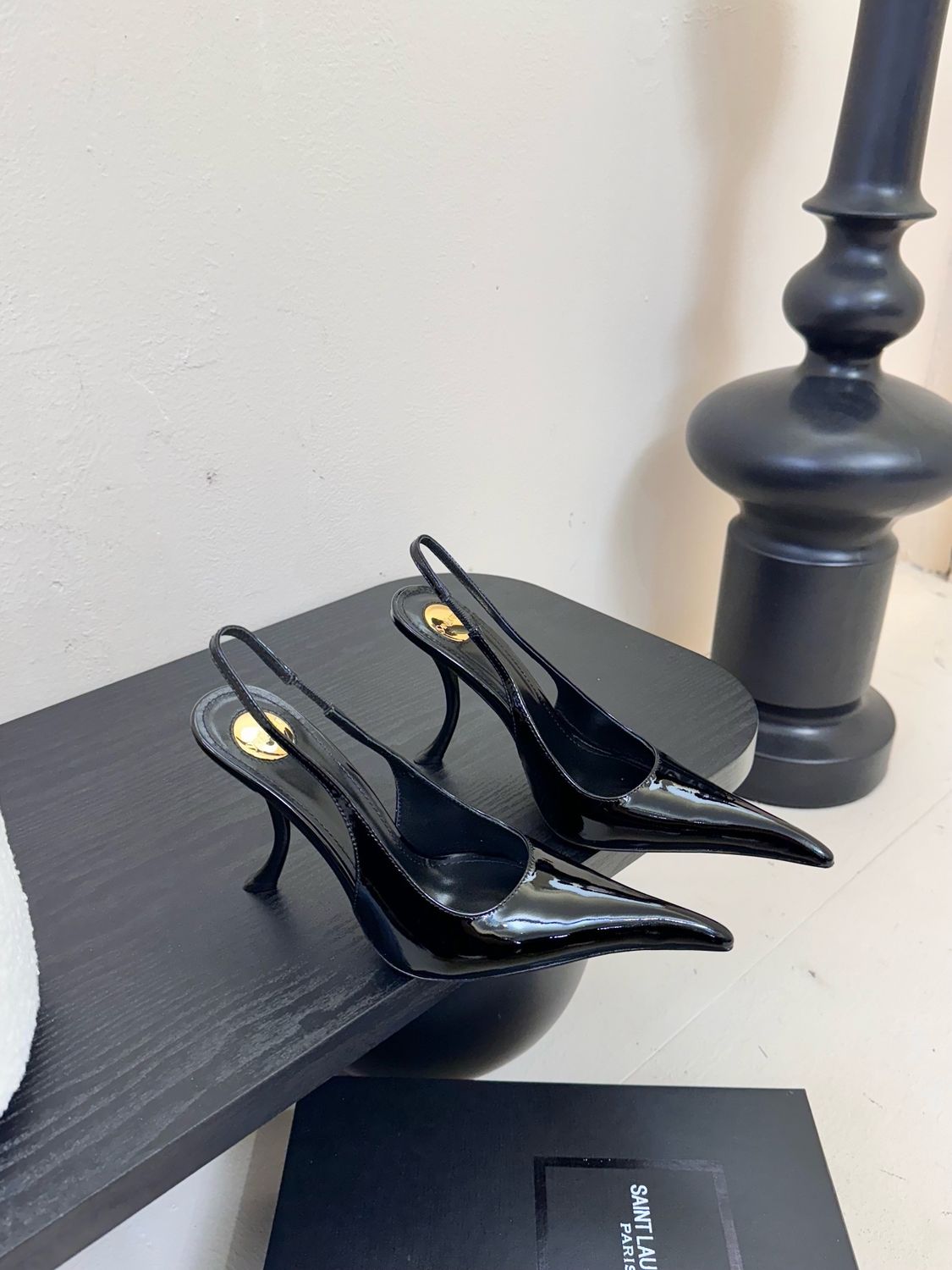 Yves Saint Laurent women sandals NAIC01