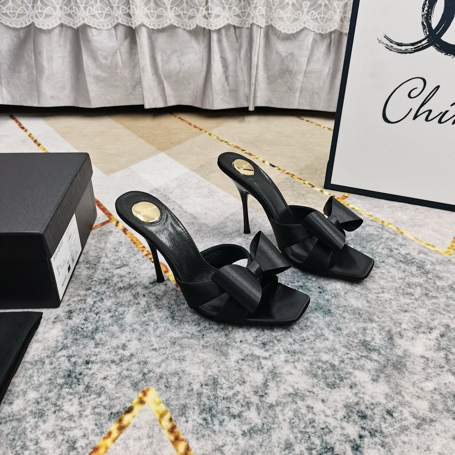 Yves Saint Laurent women sandals NAID01