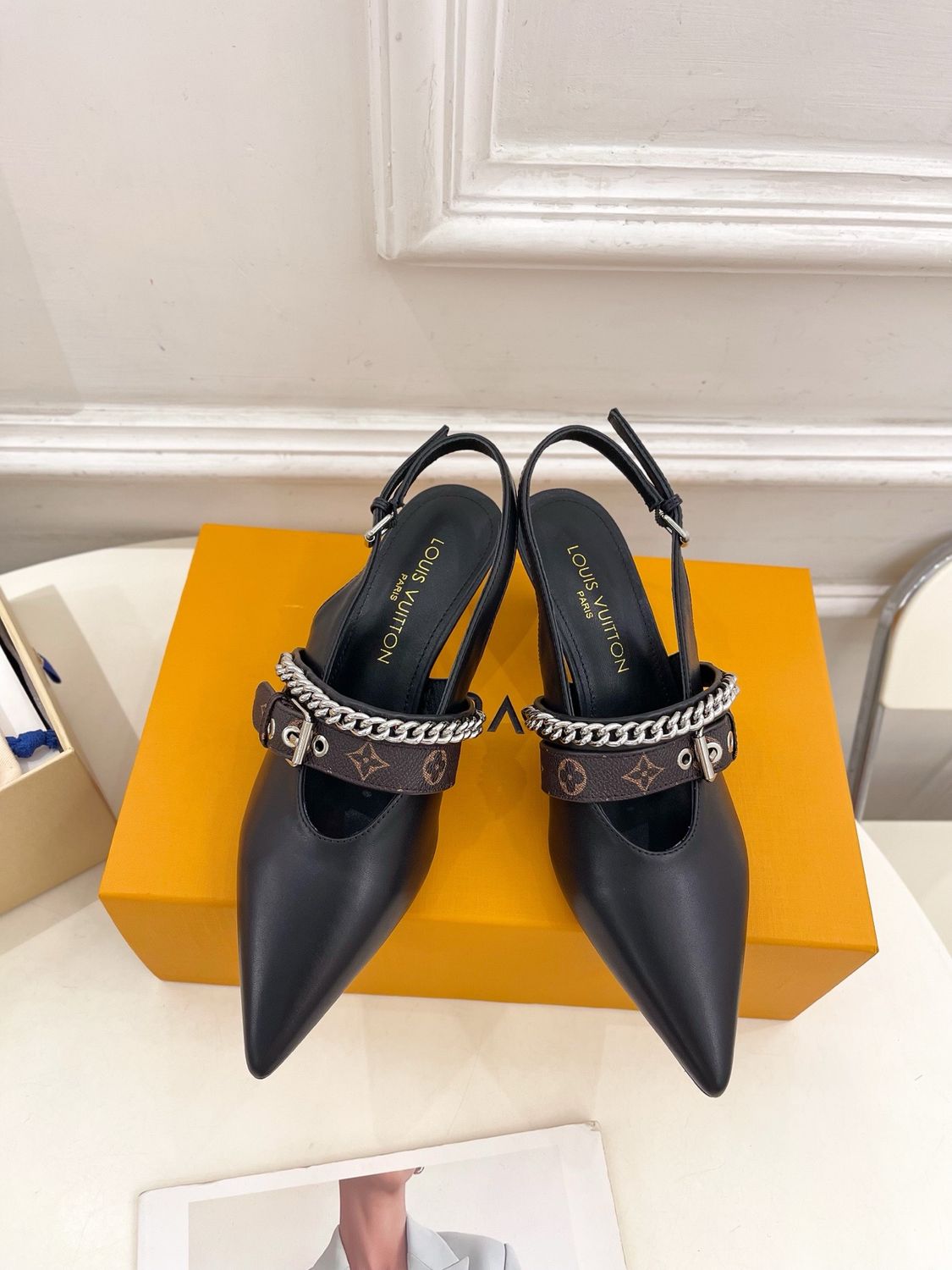 Louis Vuitton women sandals OAID03