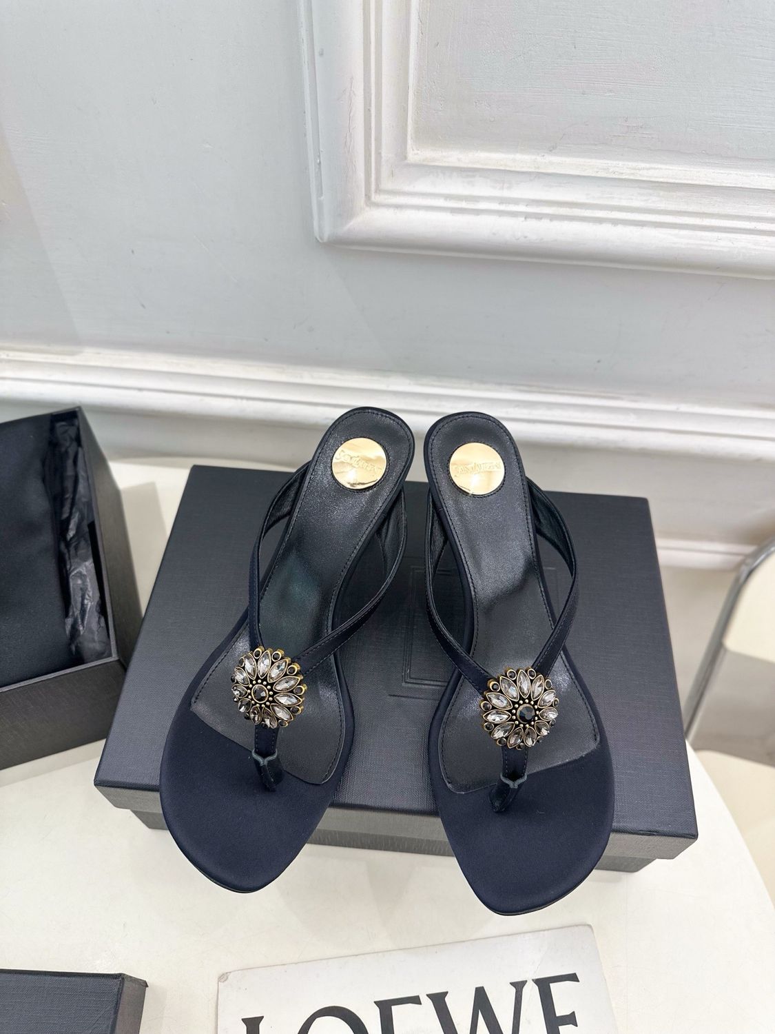 Yves Saint Laurent women sandals NAID04