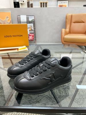 Louis Vuitton men shoes IAOE02