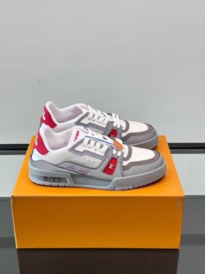 Louis Vuitton men shoes IAOE05