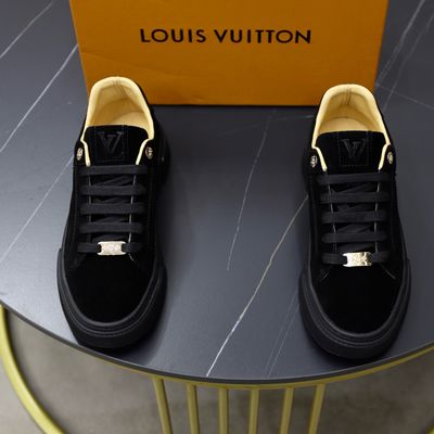 Louis Vuitton men shoes IAOH02