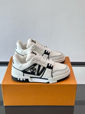 Louis Vuitton men shoes IAOH04