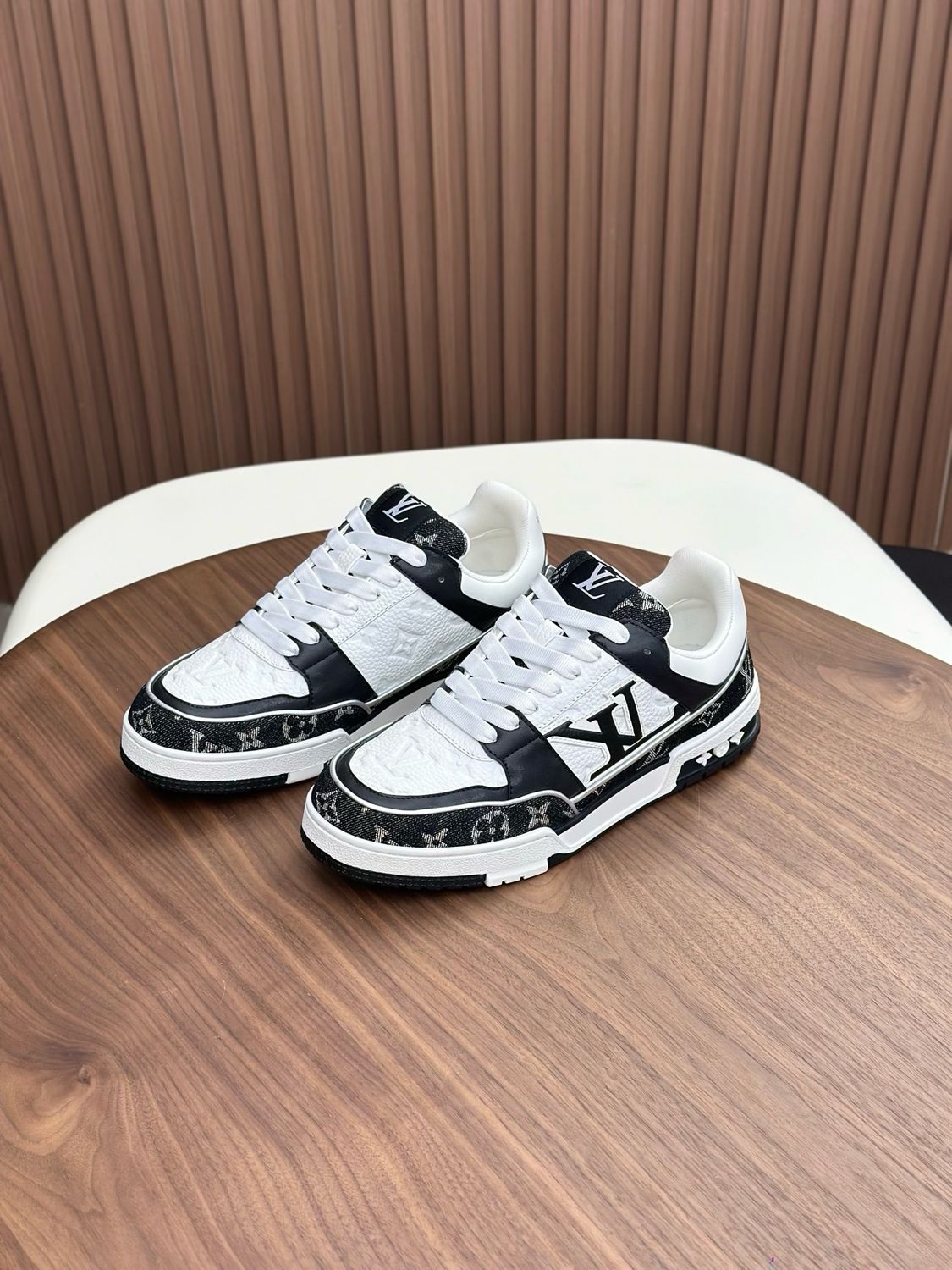 Louis Vuitton Men Shoes — IAOI10 Trainer Low Sneakers