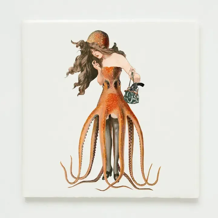 Wandtegel Lylies, collage dametje met octopusjurk