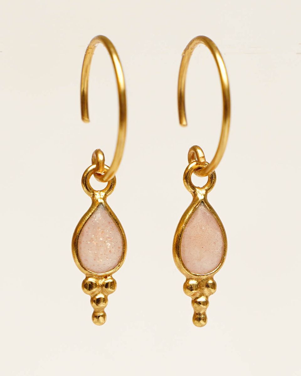 Oorbellen gold met roze maansteen