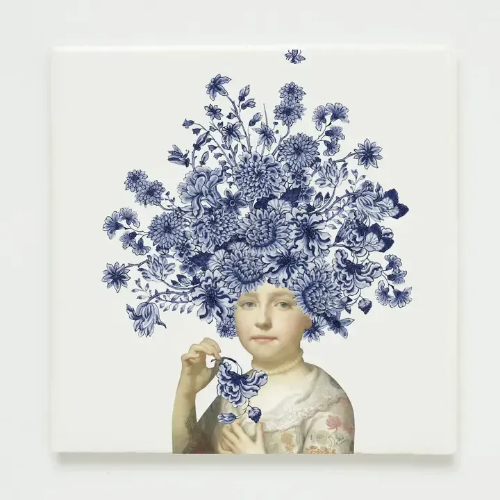 Wandtegel Lylies, blauw bloemenhoofd