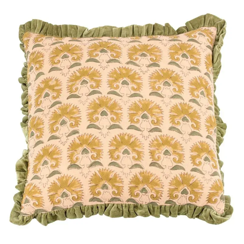 Kussen batik met roezels roze