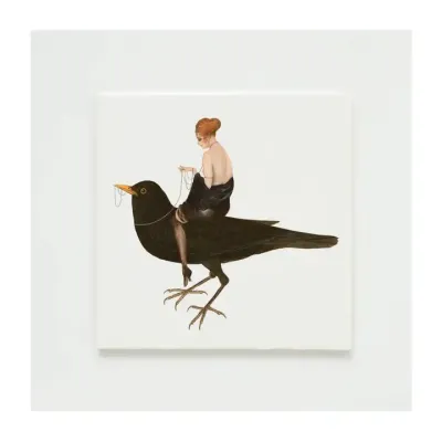 Wandtegel Lylies, collage dame op merel