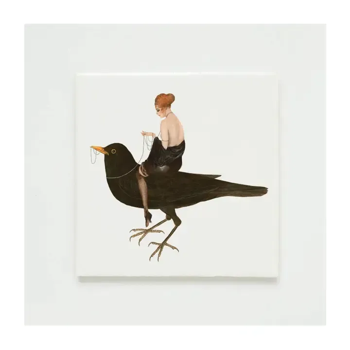 Wandtegel Lylies, collage dame op merel