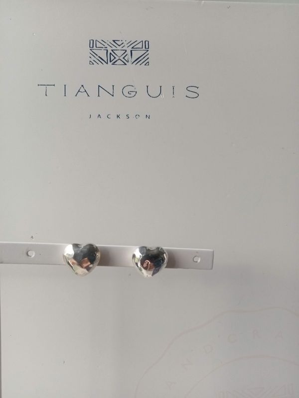 Tianguis Jackson hammered heart studs