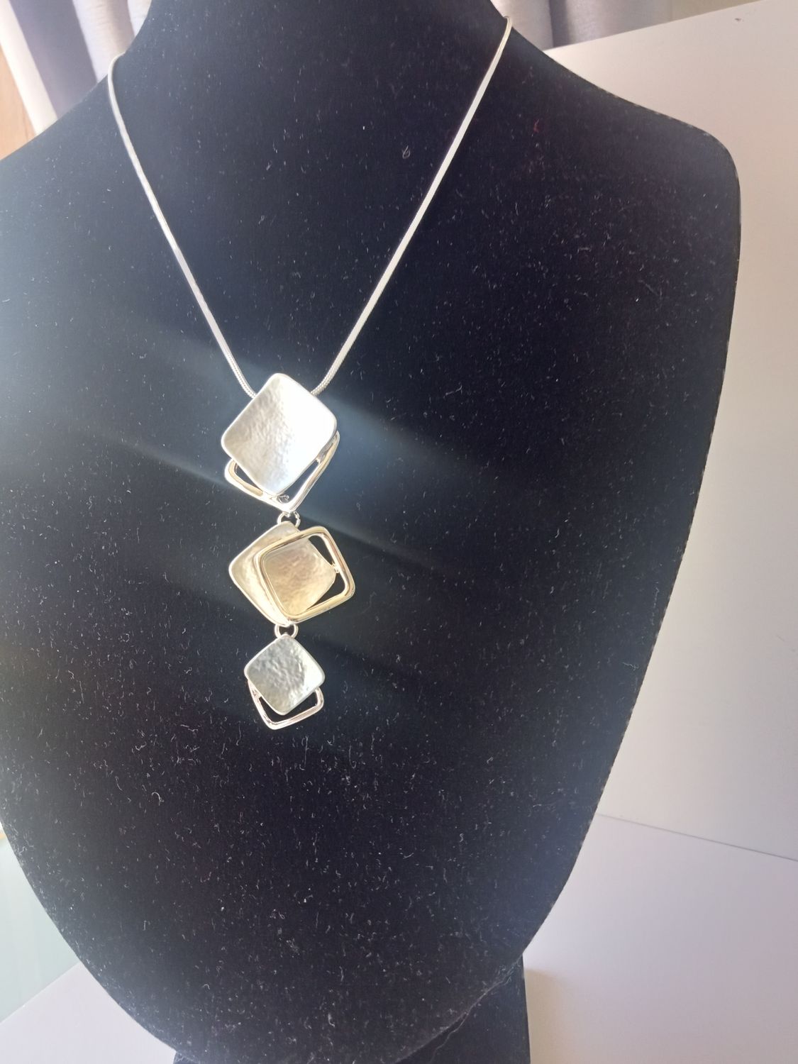 Three drop square necklace