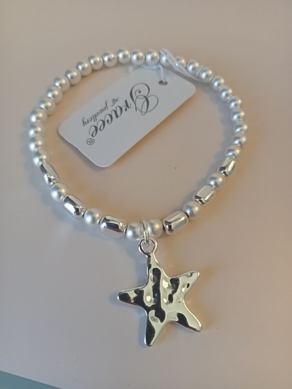 Elasticated star bracelet