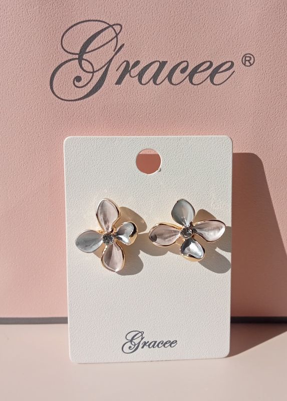 Flower gold tone earrings with beige and grey petals
