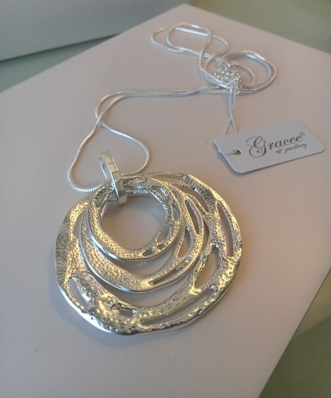 3 Circle open work long pendant