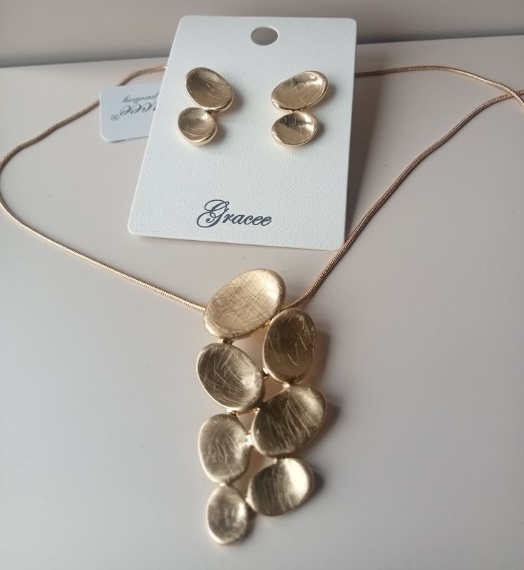 Gold tone Pebble Pendant
