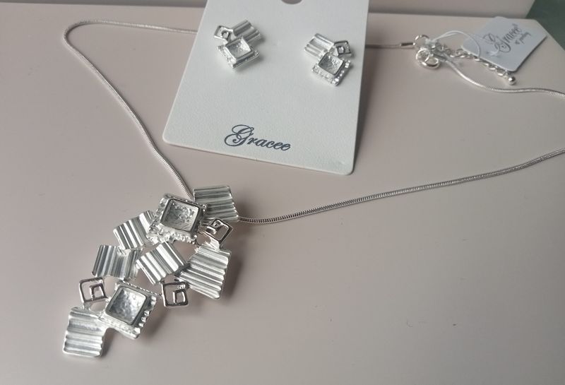 Multiple squares earrings