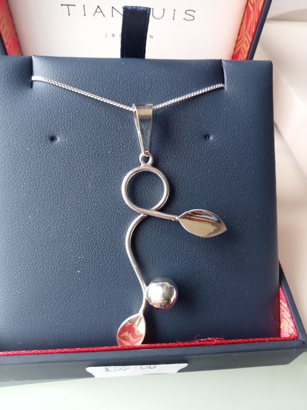 Twisted leaf and ball pendant