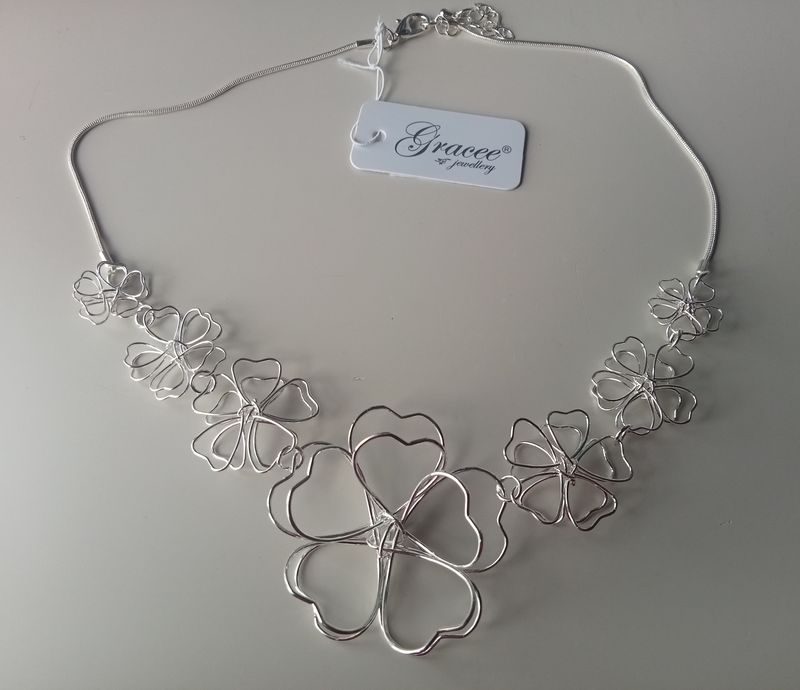 Wire flower necklace