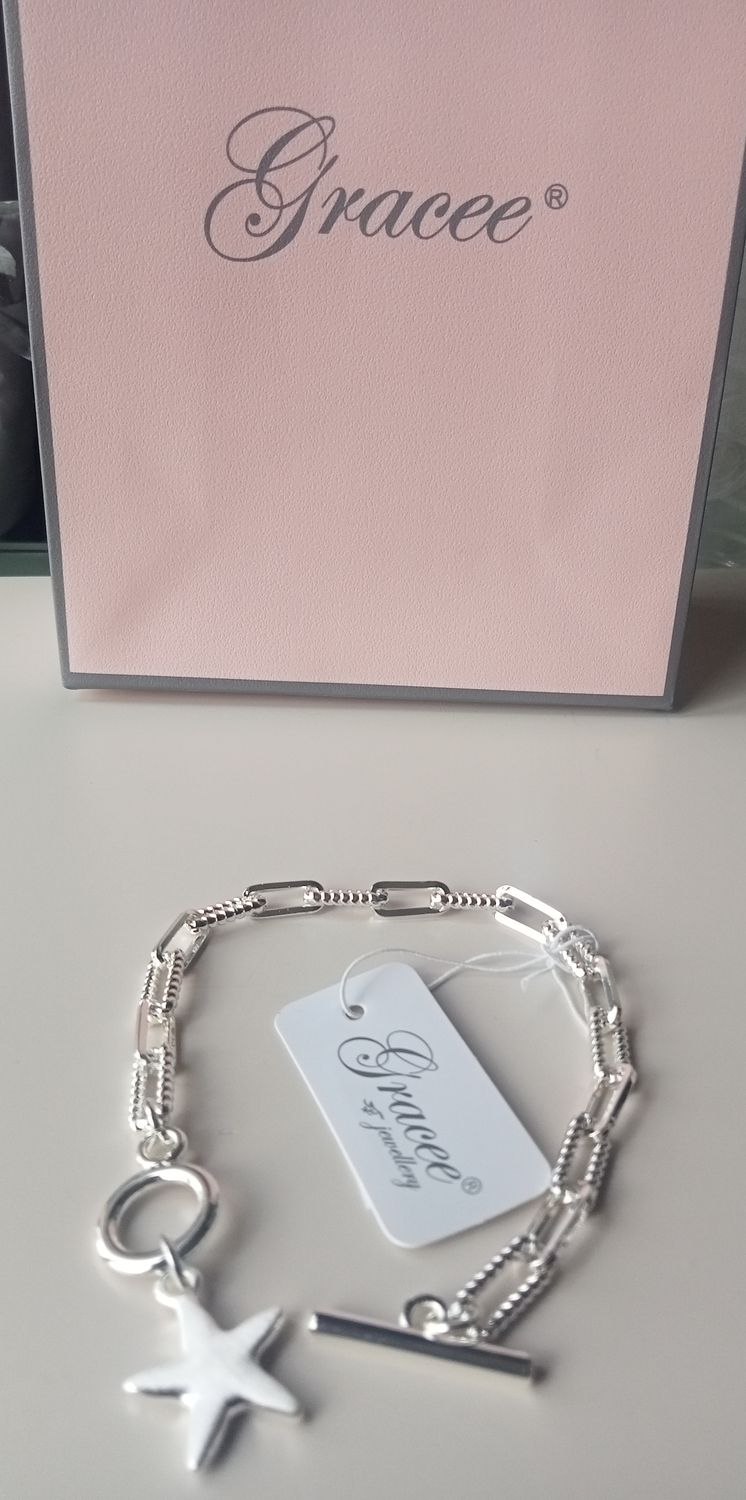 Fancy link T Bar bracelet with star charm