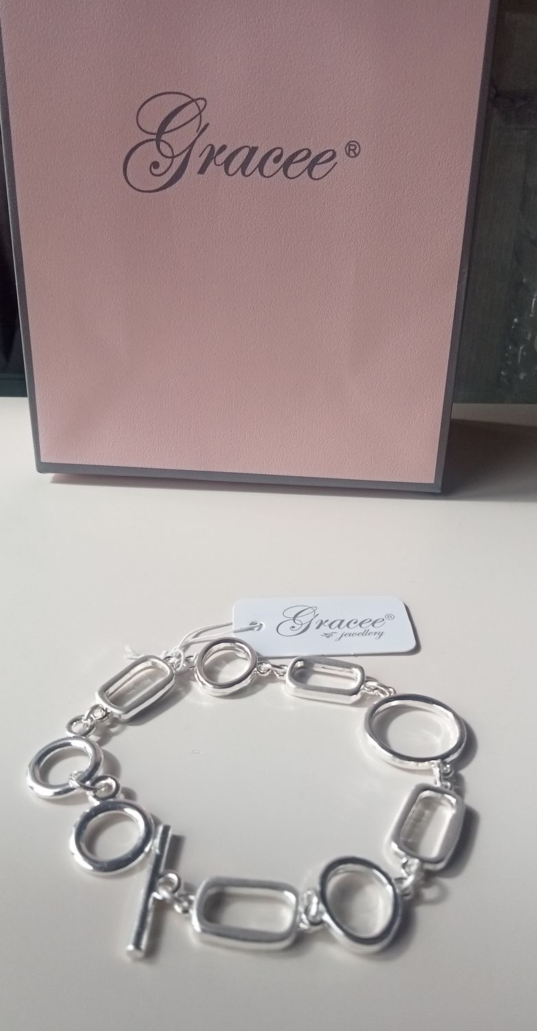 T Bar fastening chunky bracelet with round and rectangular links