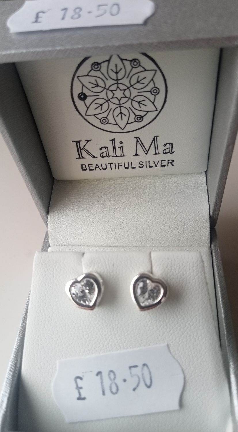 Kali Ma Kenzie simple CZ heart studs