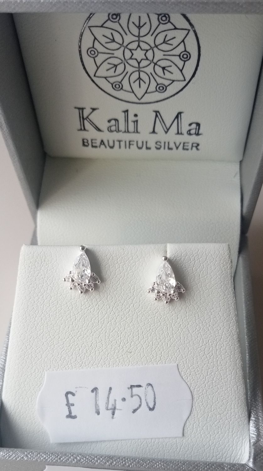 Kali Ma Davina teardrop fan studs