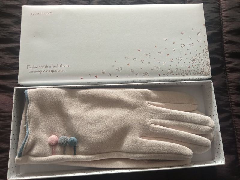 Equilibrium cream gloves with button detail in cream