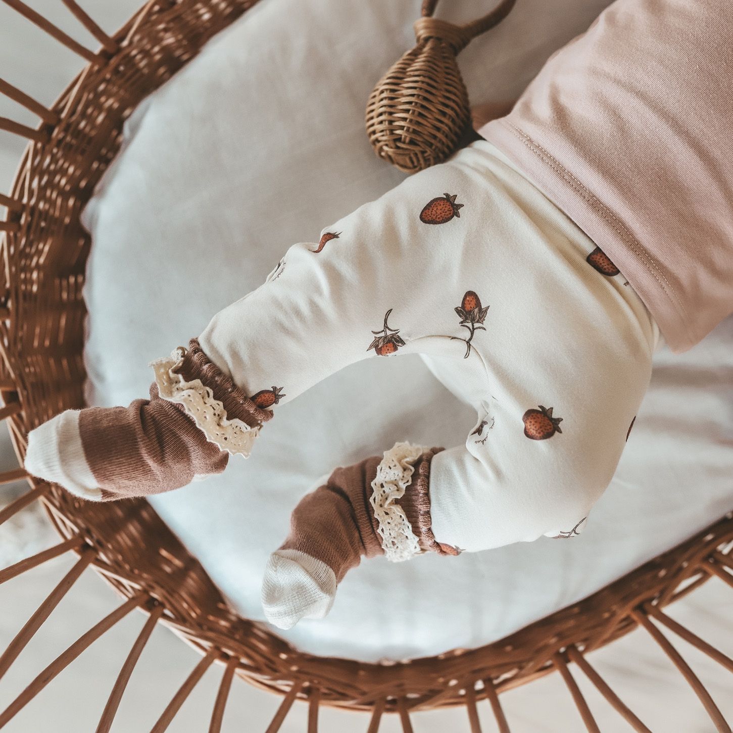 Strawberry | Fitted Pants