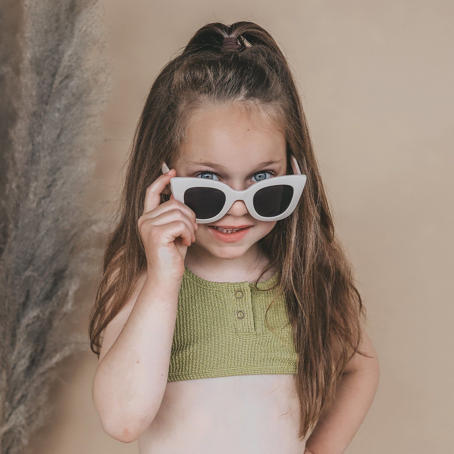 Solid | Cat Eye Sunglasses | White Swan