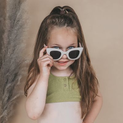 Solid | Cat Eye Sunglasses | White Swan
