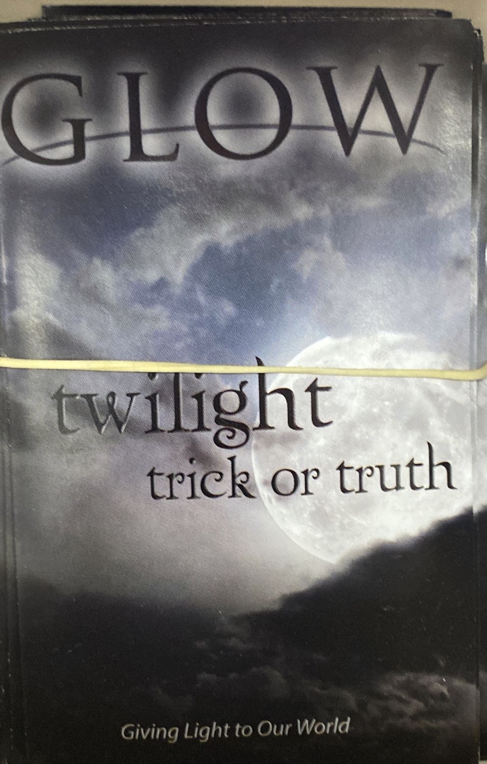 GLOW Twilight trick or truth EACH